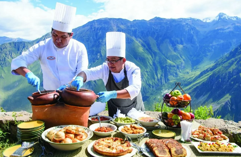 Culinary Delights: 10 Must-Try Restaurants for Foodies Visiting Greenville, SC”Greenville, South